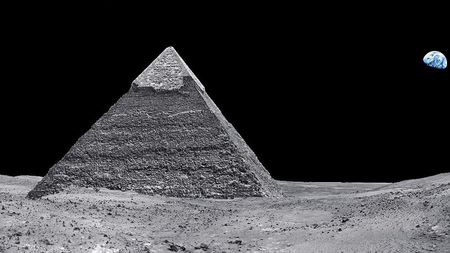 Ufologové objevili věže a pyramidy na Měsíci