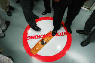 Neměli byste kombinovat ovoce a kouření.