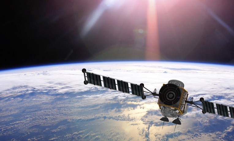 Uralský výzkumník si všiml obrovského UFO na oběžné dráze Země