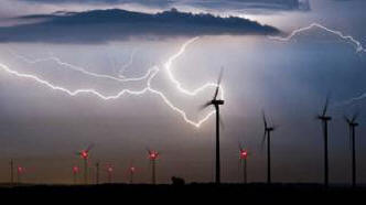 V Německu blesk zasáhl dav lidí.