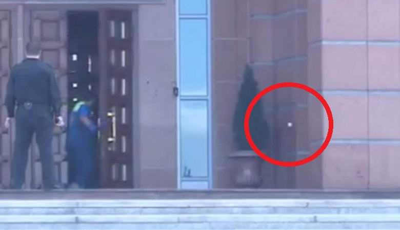 Během přestřelky létal plazmoid poblíž krajského soudu v Moskvě.