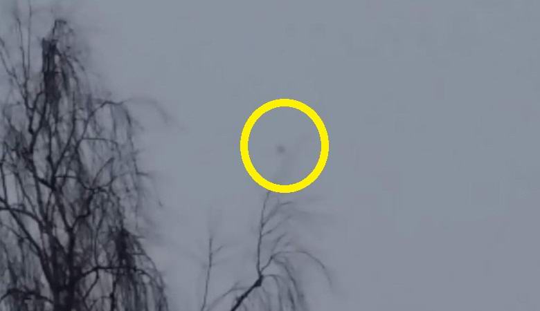 Na předměstí zachytil sférický UFO