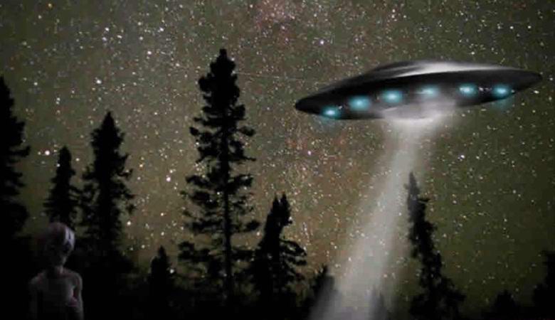 Na webu se objevilo video s mimozemským přistáním