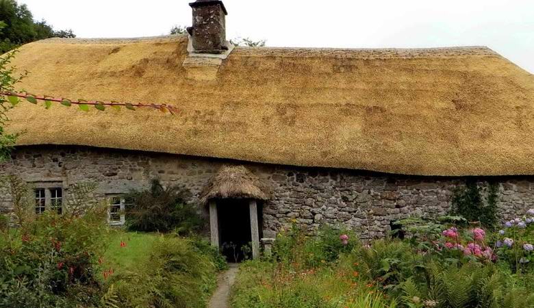 Stopy pyrokineze čarodějnice nalezené ve středověké chatrči