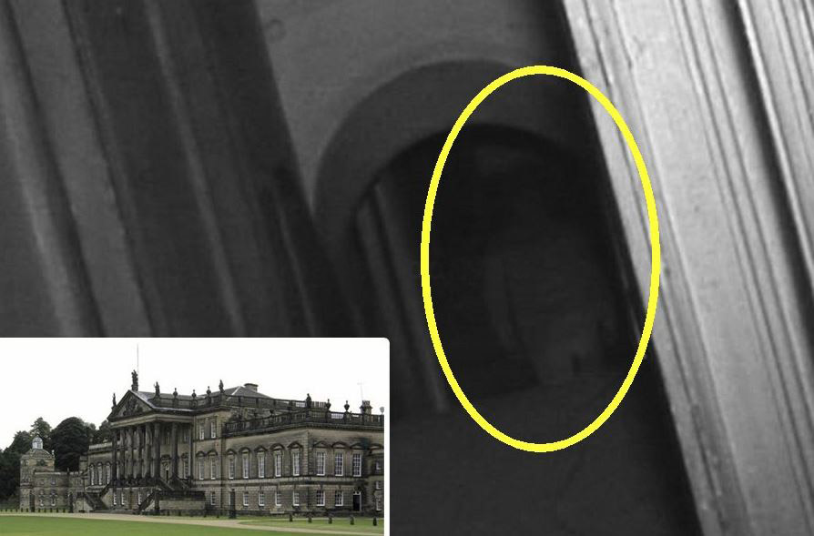 Duch starého se objevil ve starém zámku