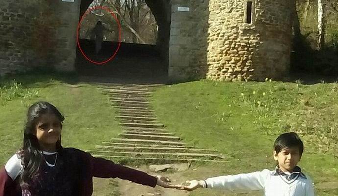 Duch fotografoval ve Velké Británii