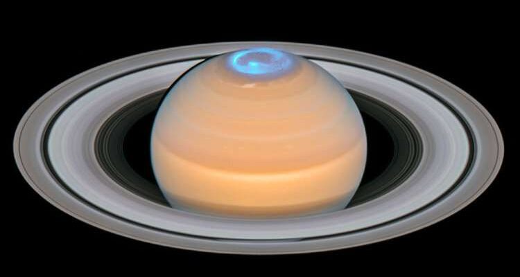 Největší záhada planetární vědy: Vědci zjišťují, co ohřívá atmosféru Saturnu 