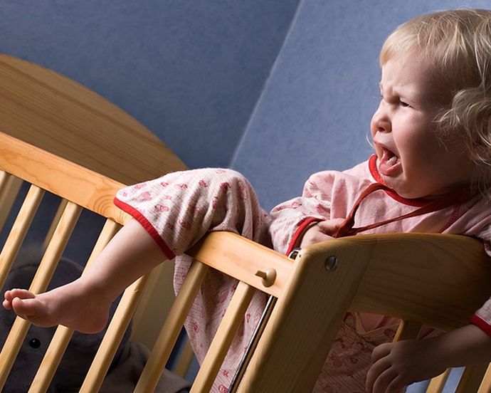 Baby monitor natáčel hroznou hru poltergeist s dítětem