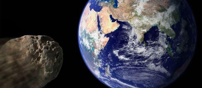 Drahý asteroid platiny létal poblíž naší planety