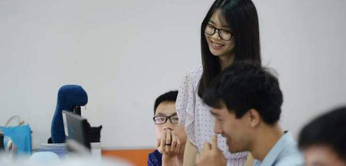 Proč čínské IT společnosti najímají krásné dívky?