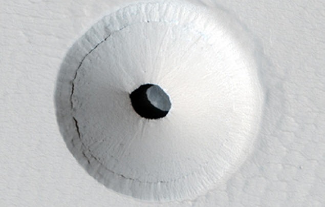 Záhada díry vedoucí k marťanské jeskyni