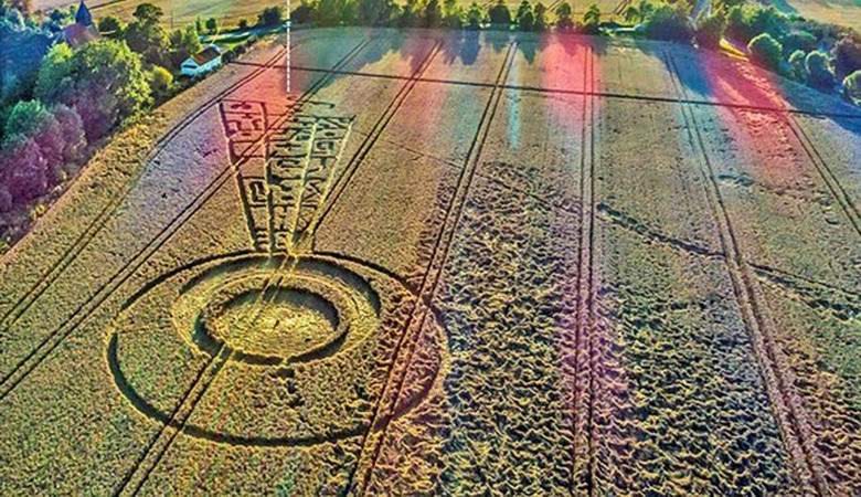 Tajemný kruh na hřišti v Essexu zmatení ufologové