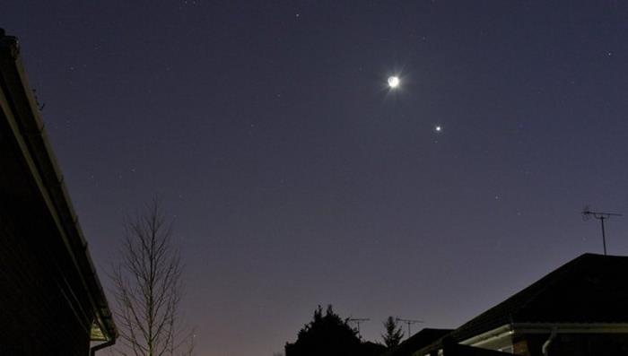 Záhadný objekt na noční obloze pozorovali obyvatelé Serpukhovu