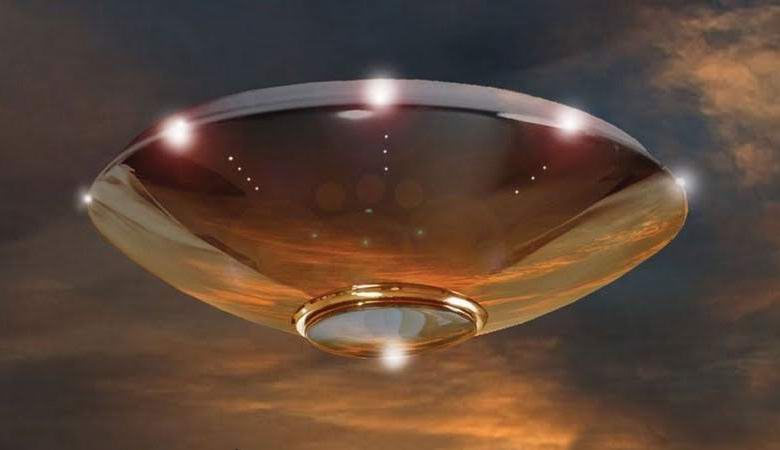 Záhadně blikající objekt přistál v britské zahradě