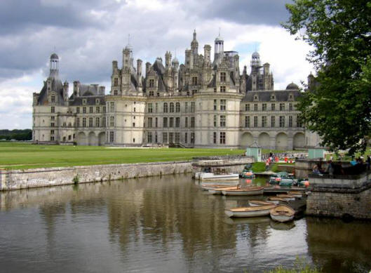 Zničený v tajných místnostech