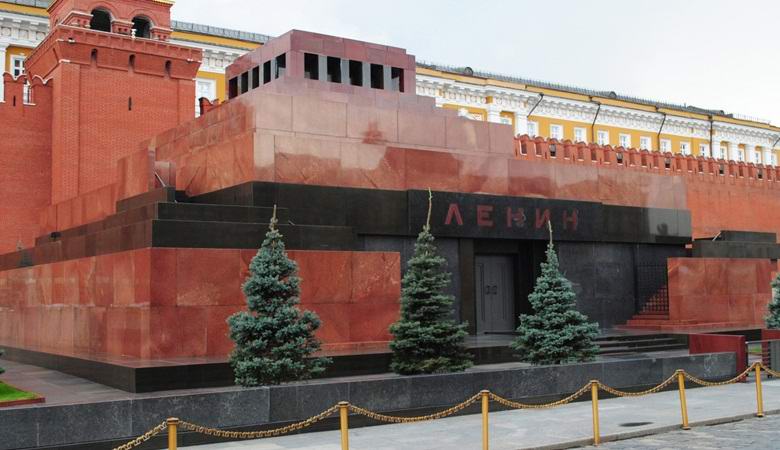 Zahraniční novináři měli podezření, že Lenin