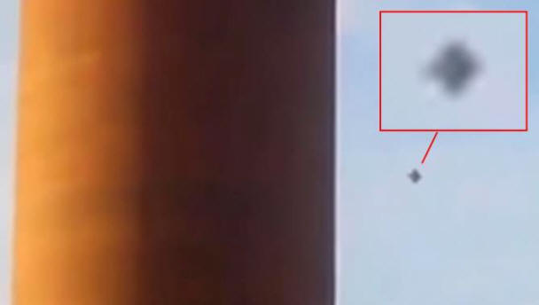 Země - tankování UFO