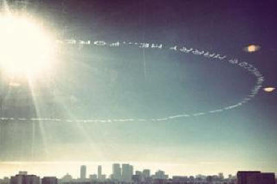 Kalifornský obyvatel zavolal svou přítelkyni, aby si vzala nápis na obloze