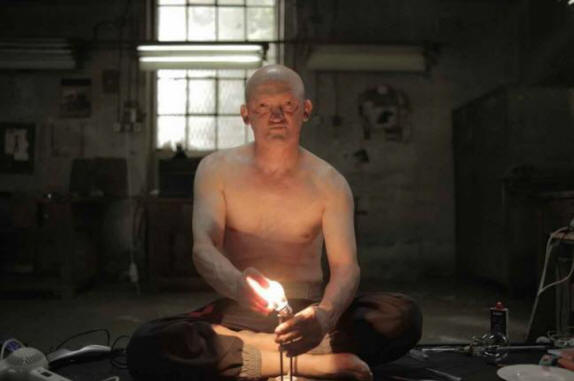 Obyvatel Srbska vydrží napětí milionu voltů