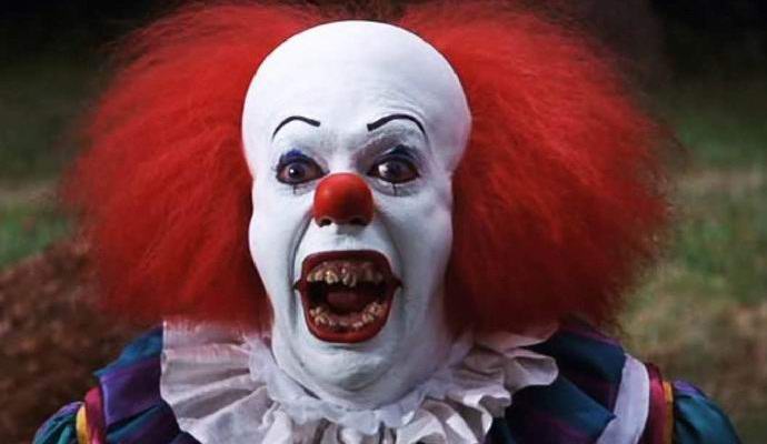 Zlověstný klaun vyděsil Američany na nočním hřbitově