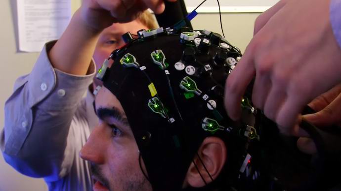 Znalosti a dovednosti naučené přímo načíst mozek